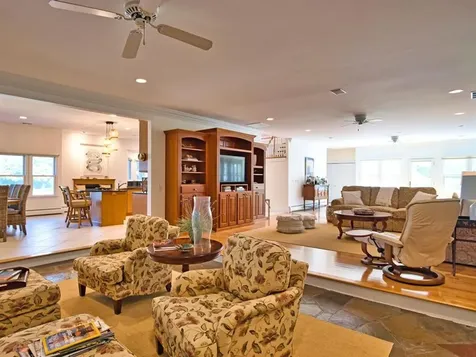 149 Nanaquaket Road Tiverton RI 02878