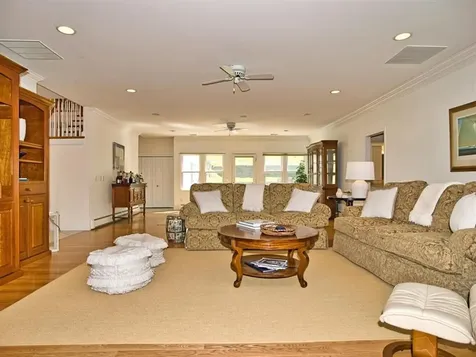 149 Nanaquaket Road Tiverton RI 02878