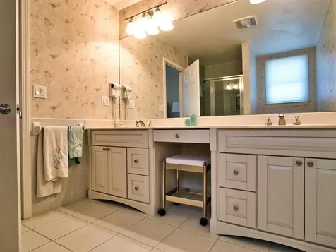 149 Nanaquaket Road Tiverton RI 02878