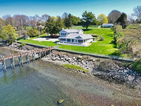 149 Nanaquaket Road Tiverton RI 02878