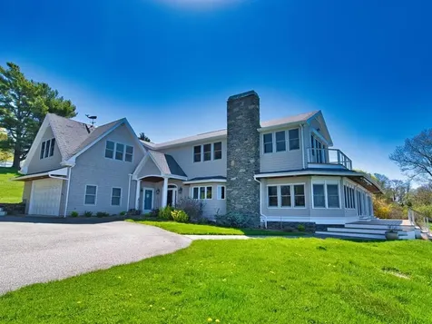 149 Nanaquaket Road Tiverton RI 02878