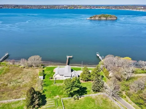 149 Nanaquaket Road Tiverton RI 02878