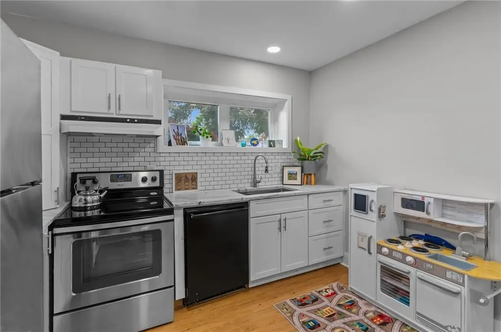 170 Brayton Avenue Cranston RI 02920