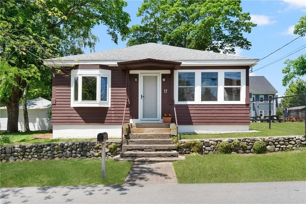 17 Spring Avenue Barrington RI 02806