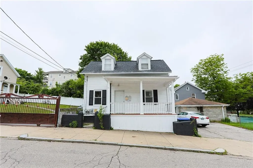 24 Vale Street Providence RI 02908