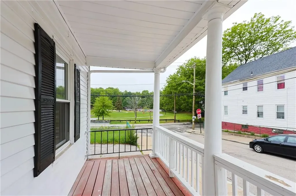 24 Vale Street Providence RI 02908