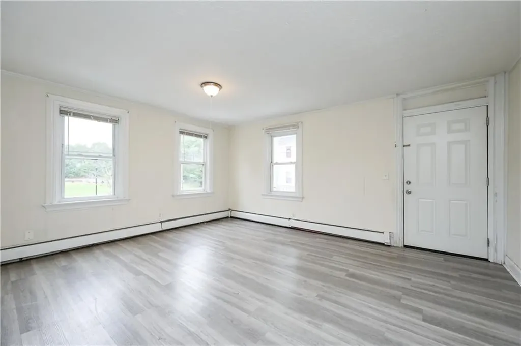 24 Vale Street Providence RI 02908