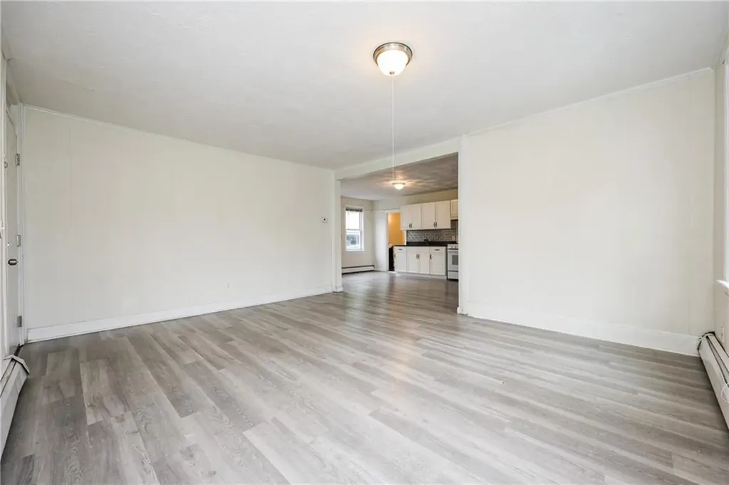 24 Vale Street Providence RI 02908
