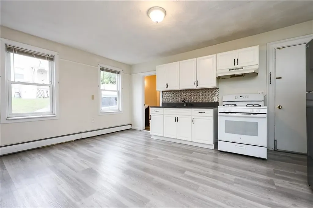 24 Vale Street Providence RI 02908