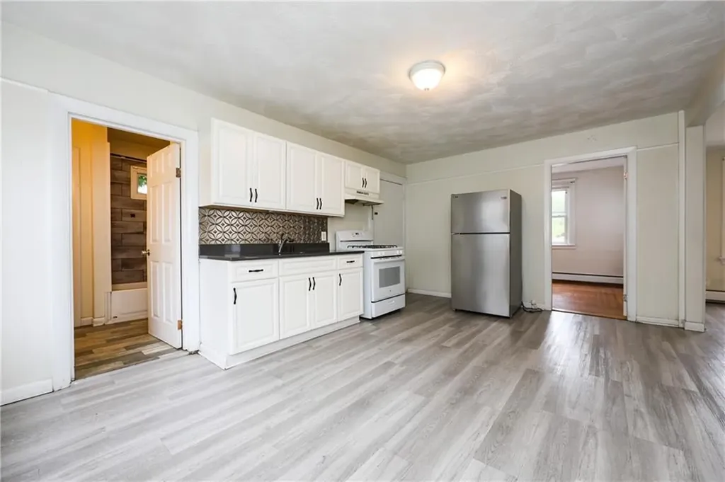 24 Vale Street Providence RI 02908