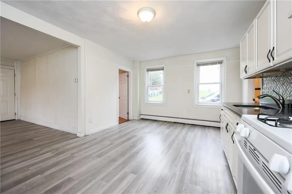 24 Vale Street Providence RI 02908