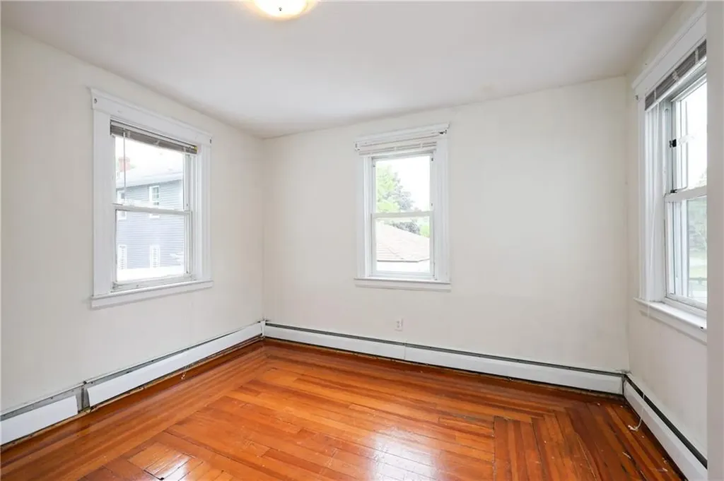 24 Vale Street Providence RI 02908