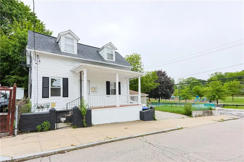 24 Vale Street Providence RI 02908