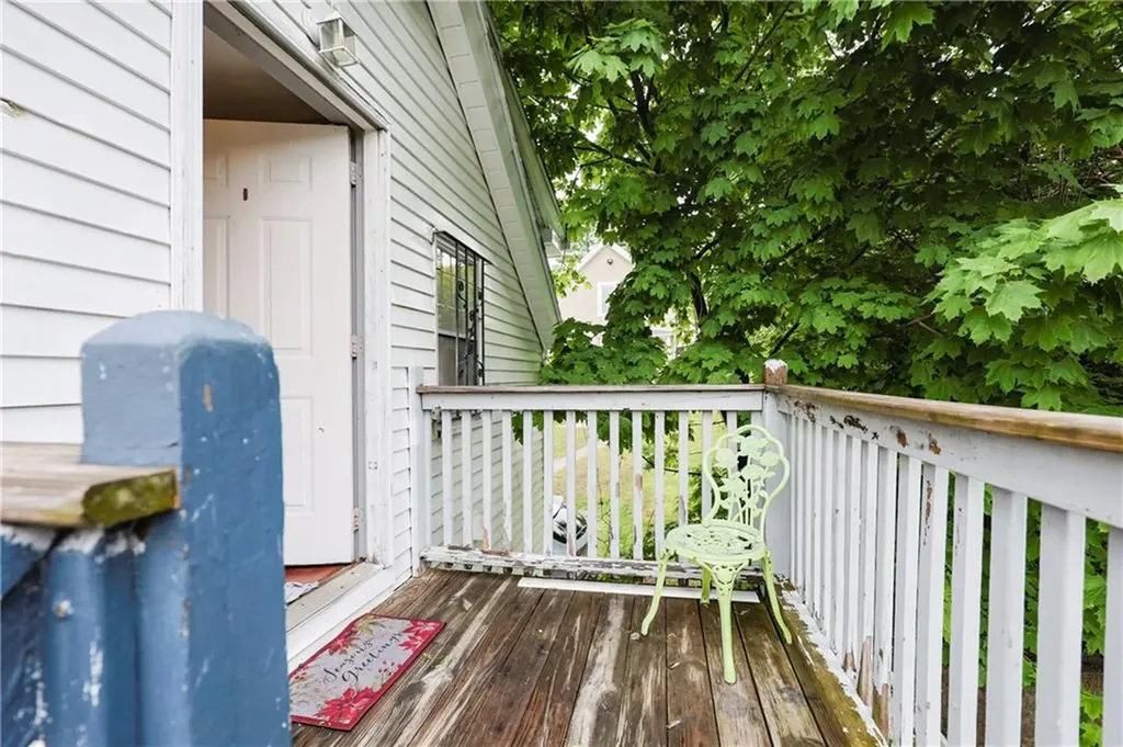 24 Vale Street Providence RI 02908