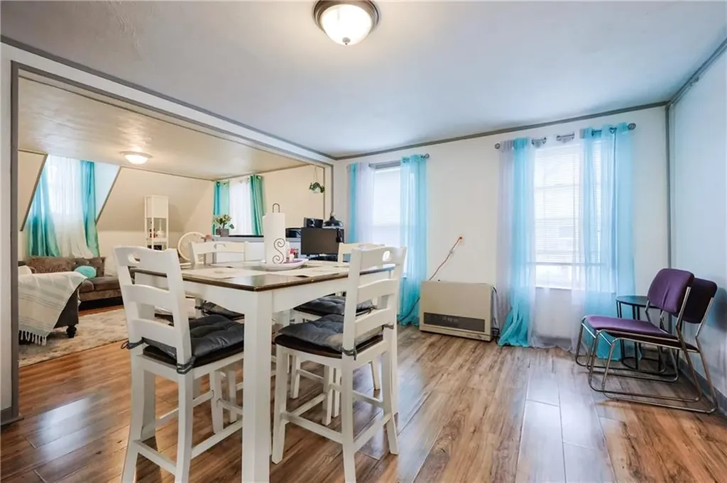 24 Vale Street Providence RI 02908