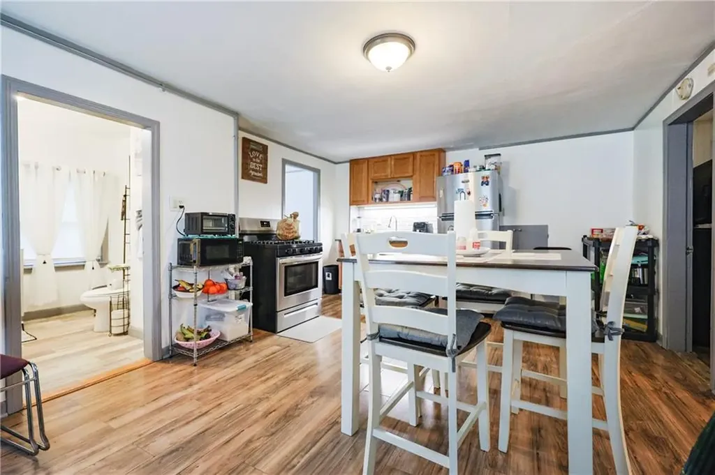 24 Vale Street Providence RI 02908