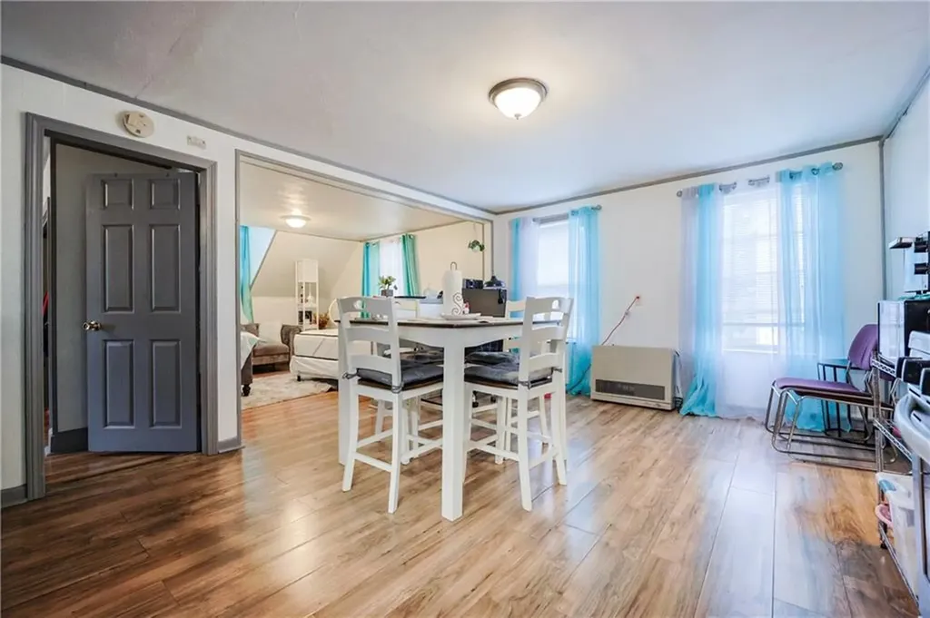 24 Vale Street Providence RI 02908