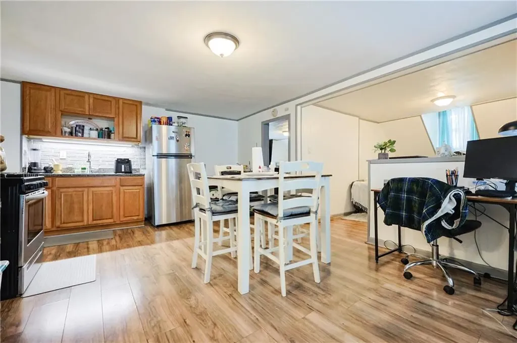 24 Vale Street Providence RI 02908