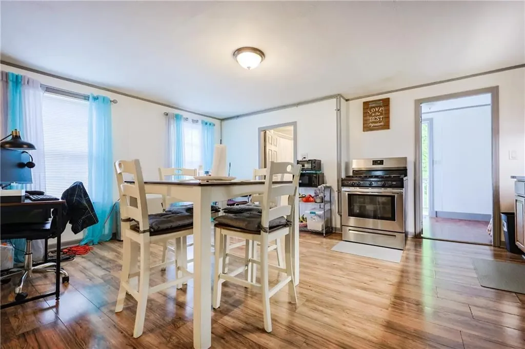 24 Vale Street Providence RI 02908