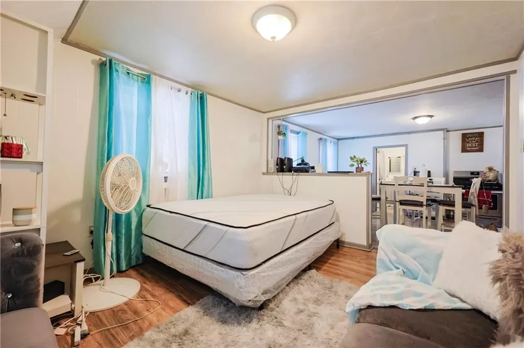 24 Vale Street Providence RI 02908