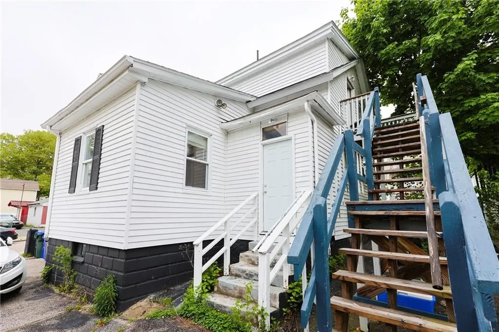 24 Vale Street Providence RI 02908