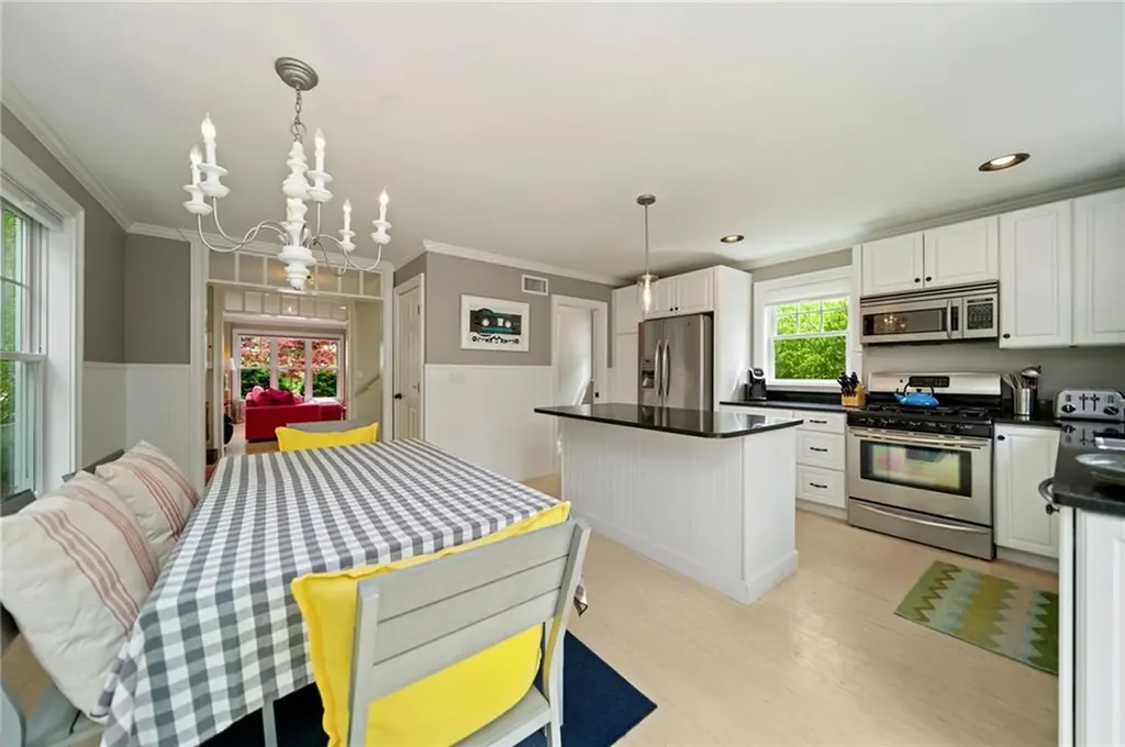 9 Casey Court Newport RI 02840