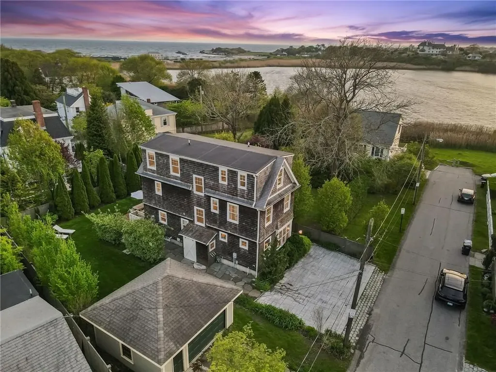 9 Casey Court Newport RI 02840