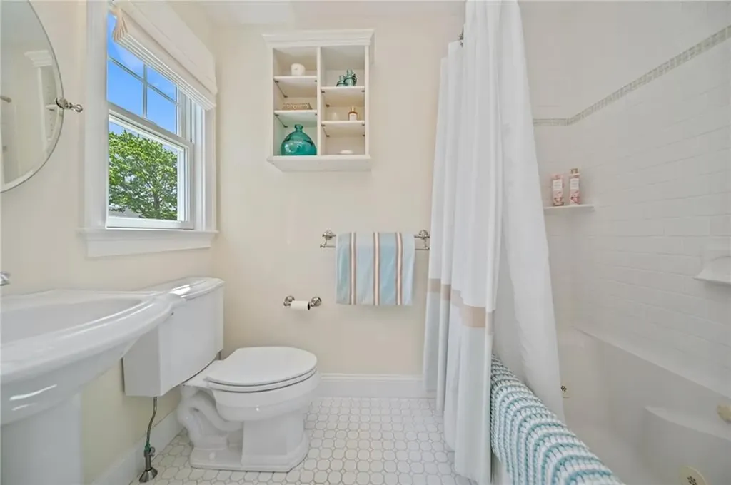 9 Casey Court Newport RI 02840