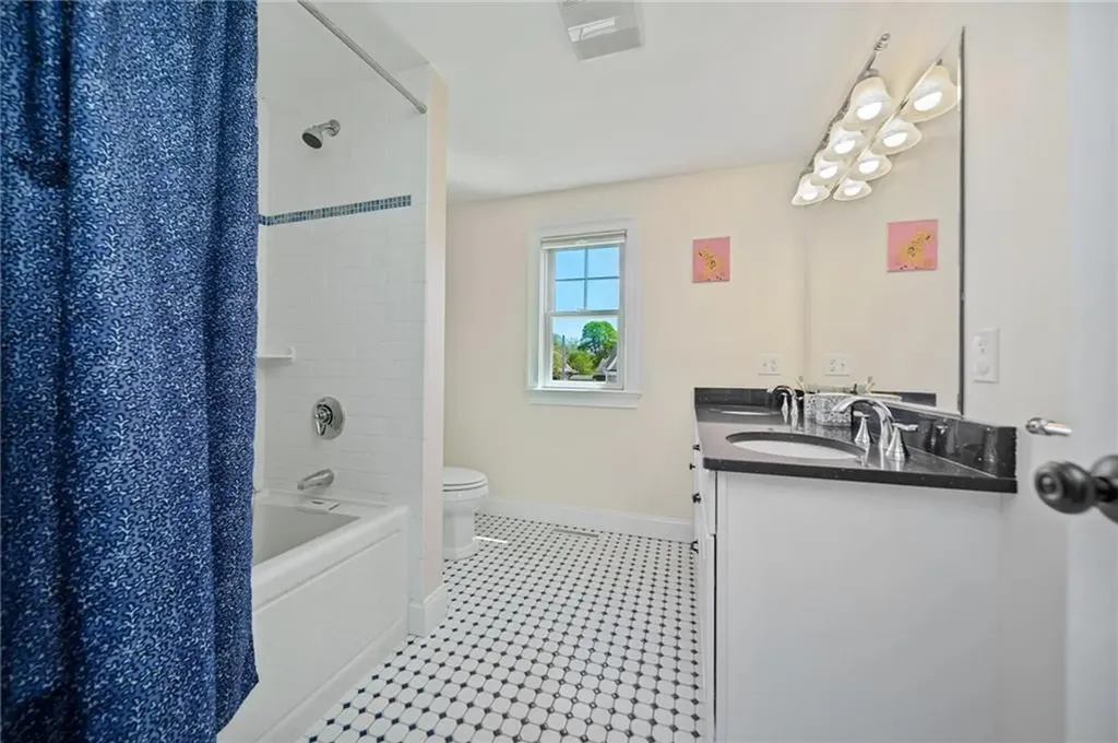 9 Casey Court Newport RI 02840