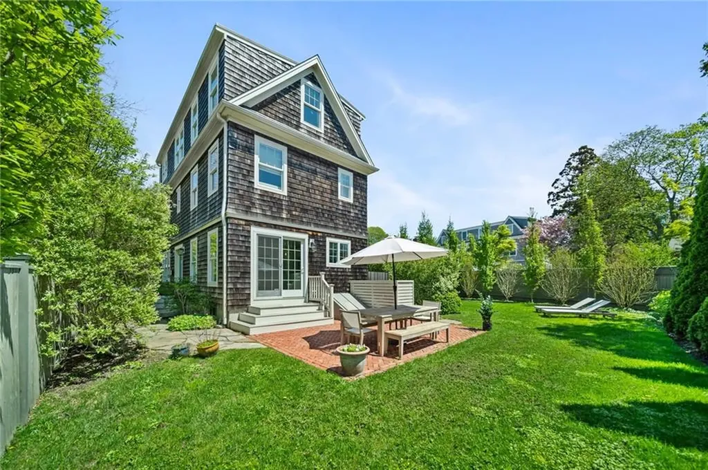 9 Casey Court Newport RI 02840