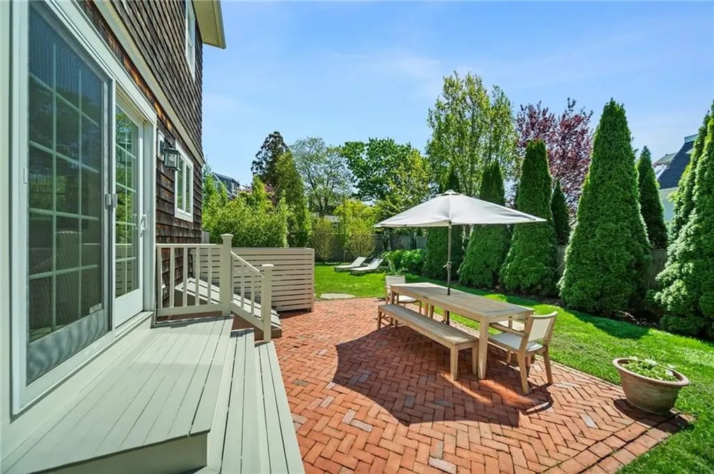 9 Casey Court Newport RI 02840