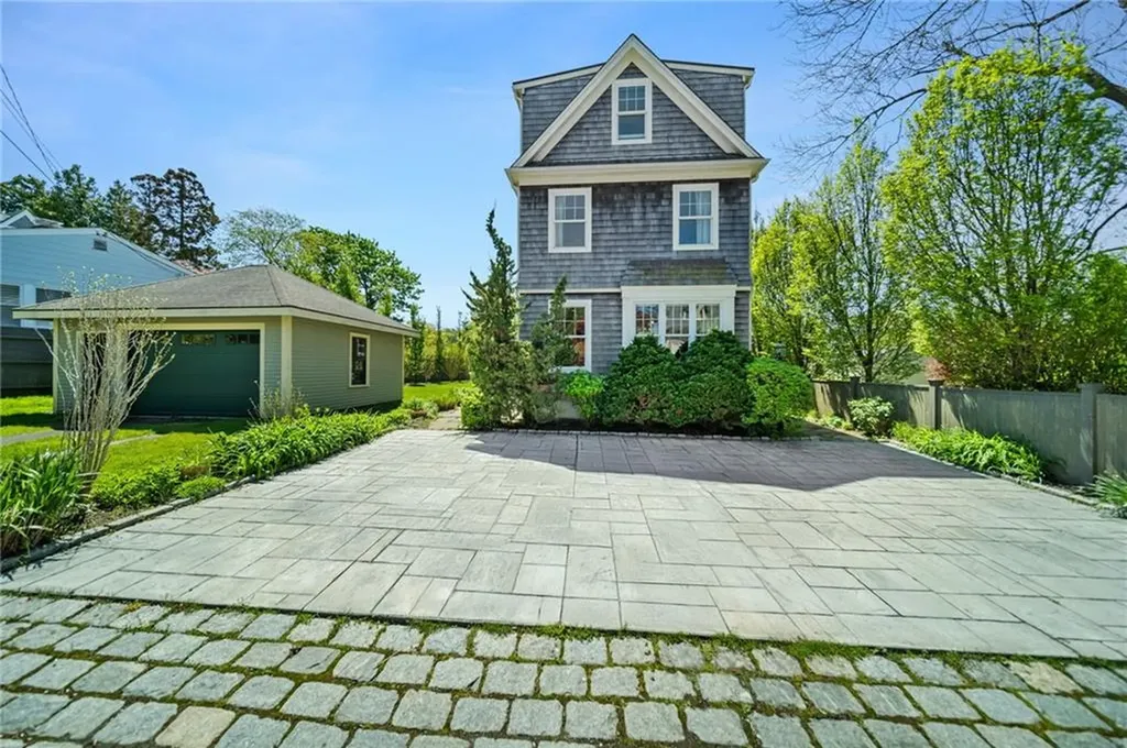9 Casey Court Newport RI 02840