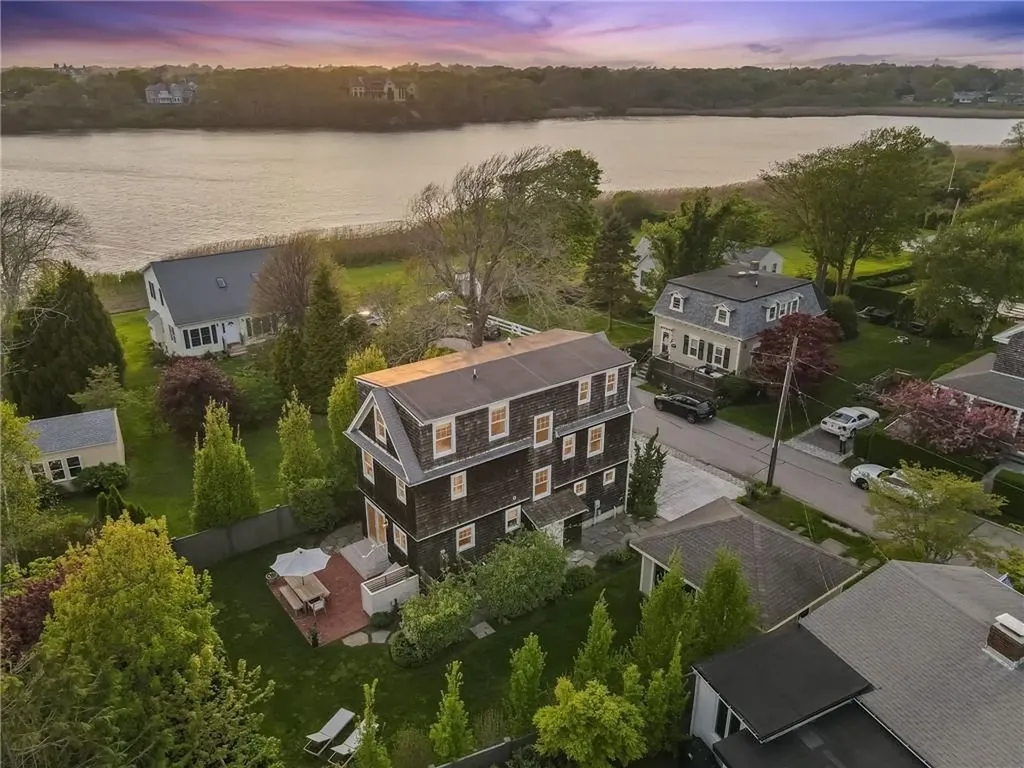 9 Casey Court Newport RI 02840