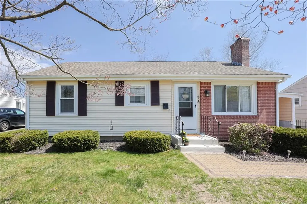 35 Maplecrest Drive Pawtucket RI 02861