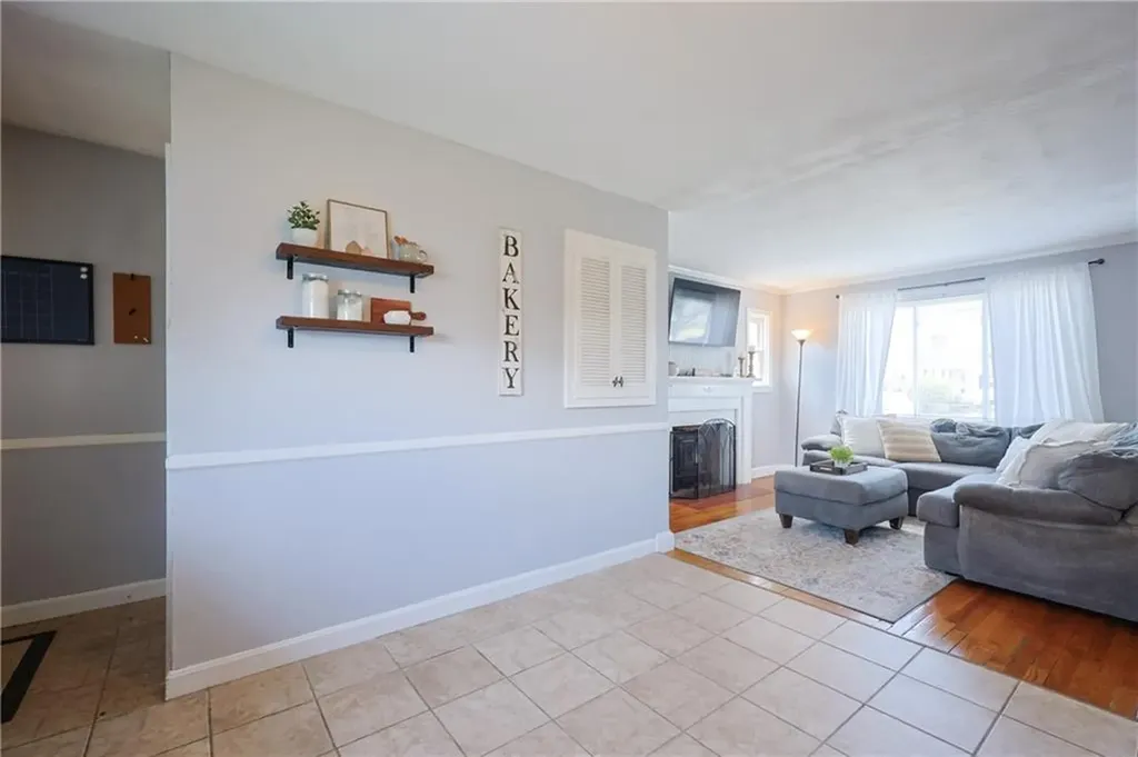35 Maplecrest Drive Pawtucket RI 02861