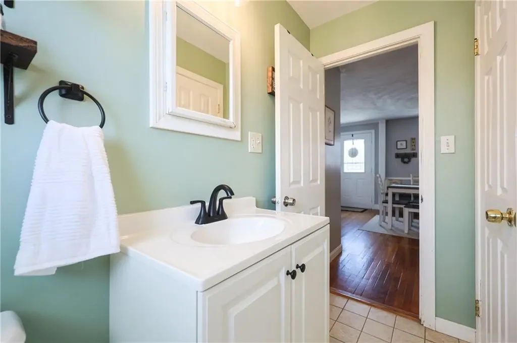 35 Maplecrest Drive Pawtucket RI 02861