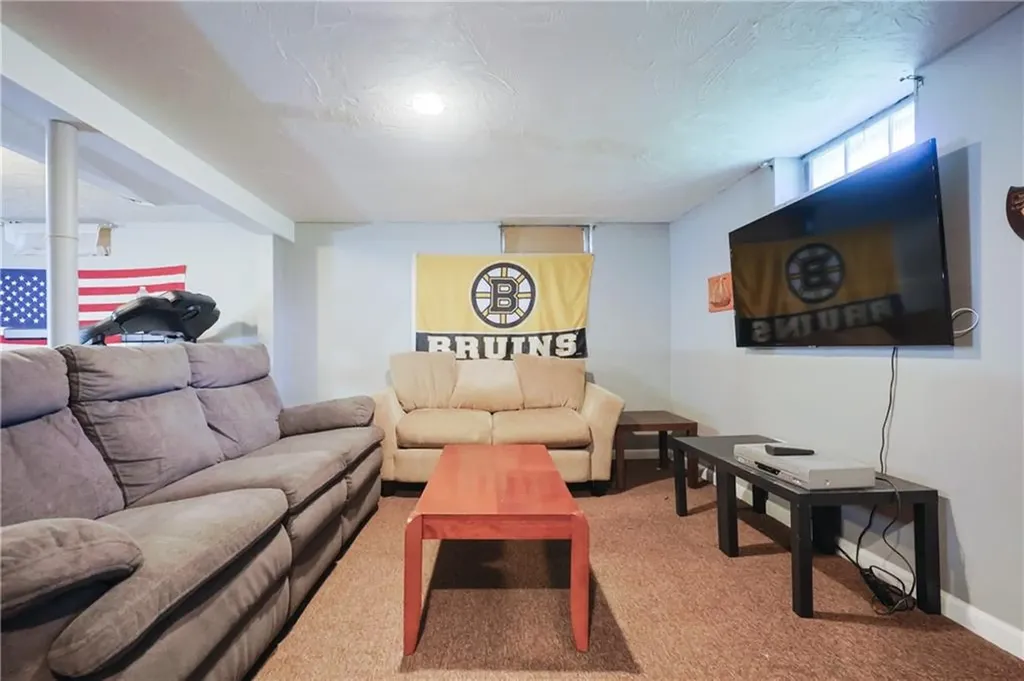 35 Maplecrest Drive Pawtucket RI 02861