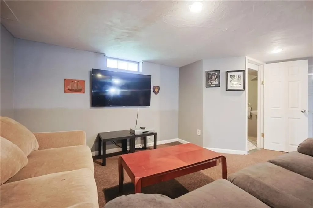 35 Maplecrest Drive Pawtucket RI 02861