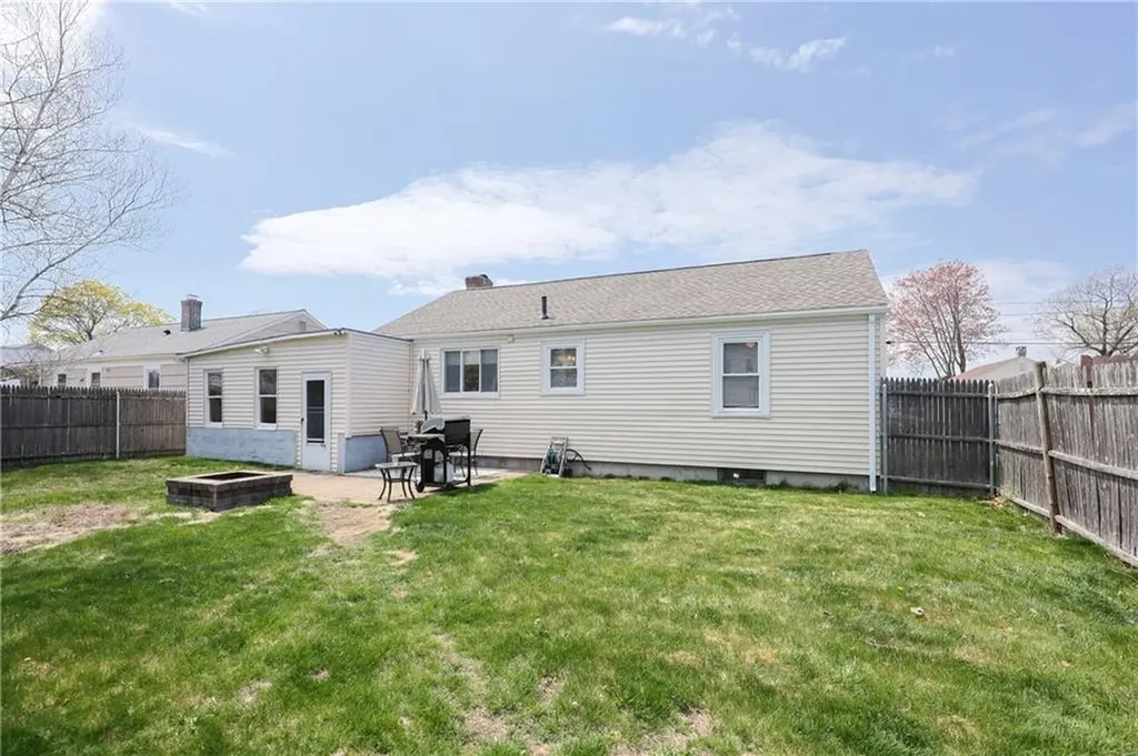 35 Maplecrest Drive Pawtucket RI 02861