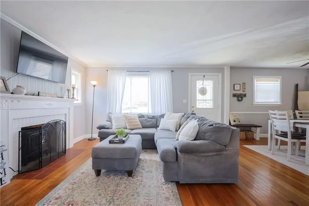 35 Maplecrest Drive Pawtucket RI 02861