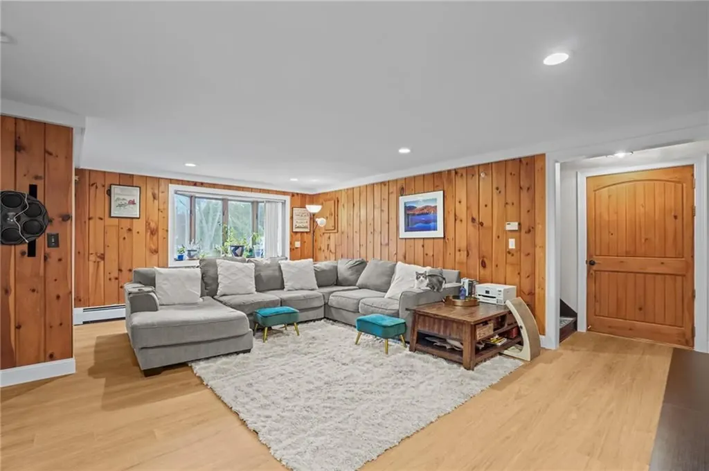 9 Rosedale Avenue Barrington RI 02806