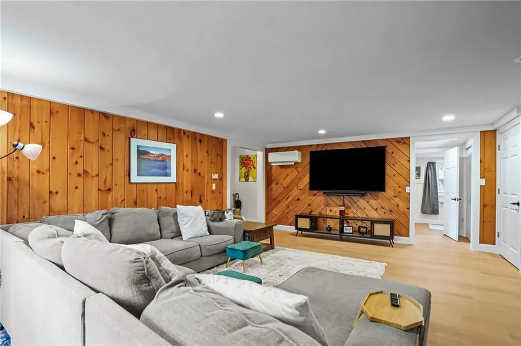 9 Rosedale Avenue Barrington RI 02806