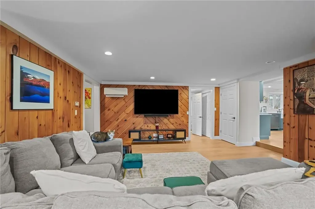 9 Rosedale Avenue Barrington RI 02806