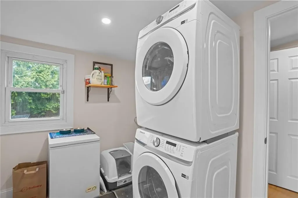 9 Rosedale Avenue Barrington RI 02806