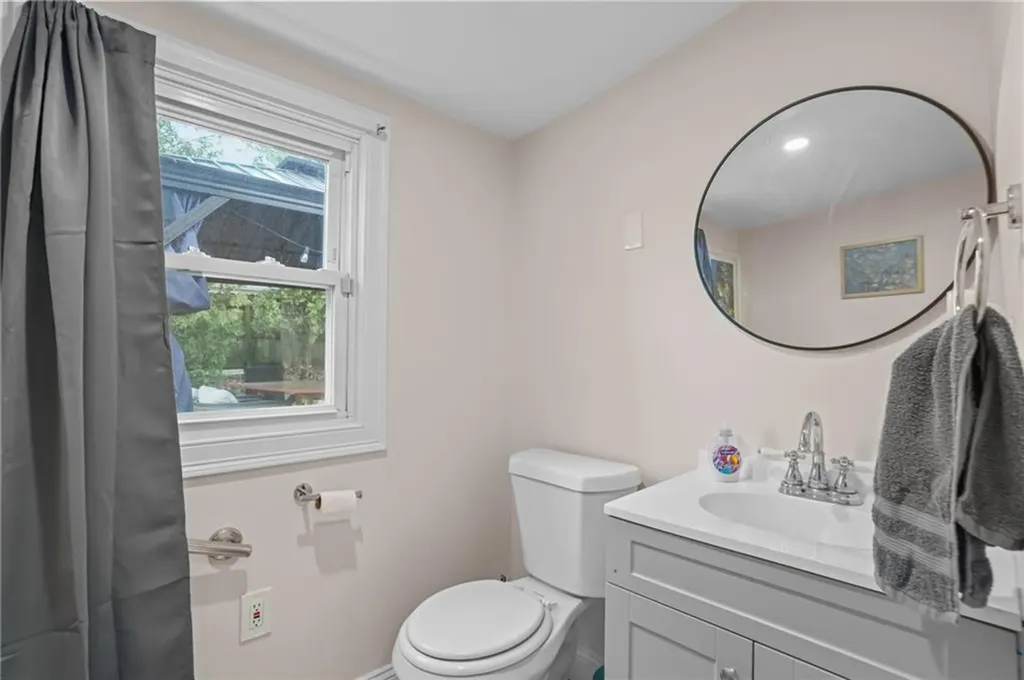 9 Rosedale Avenue Barrington RI 02806
