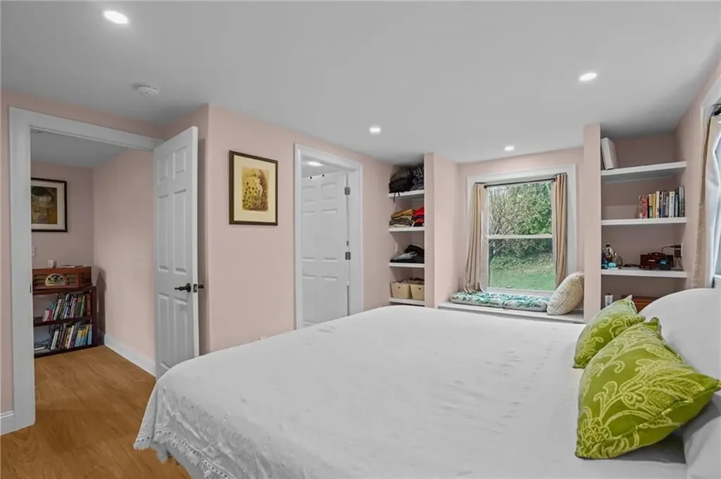 9 Rosedale Avenue Barrington RI 02806