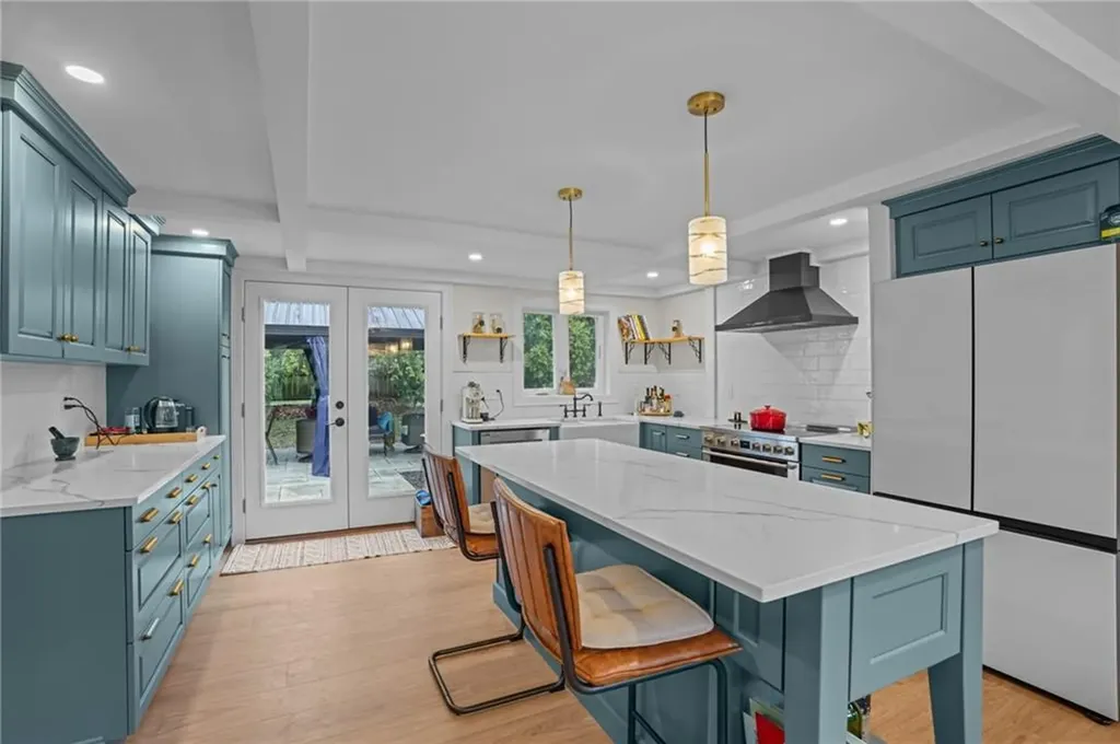 9 Rosedale Avenue Barrington RI 02806