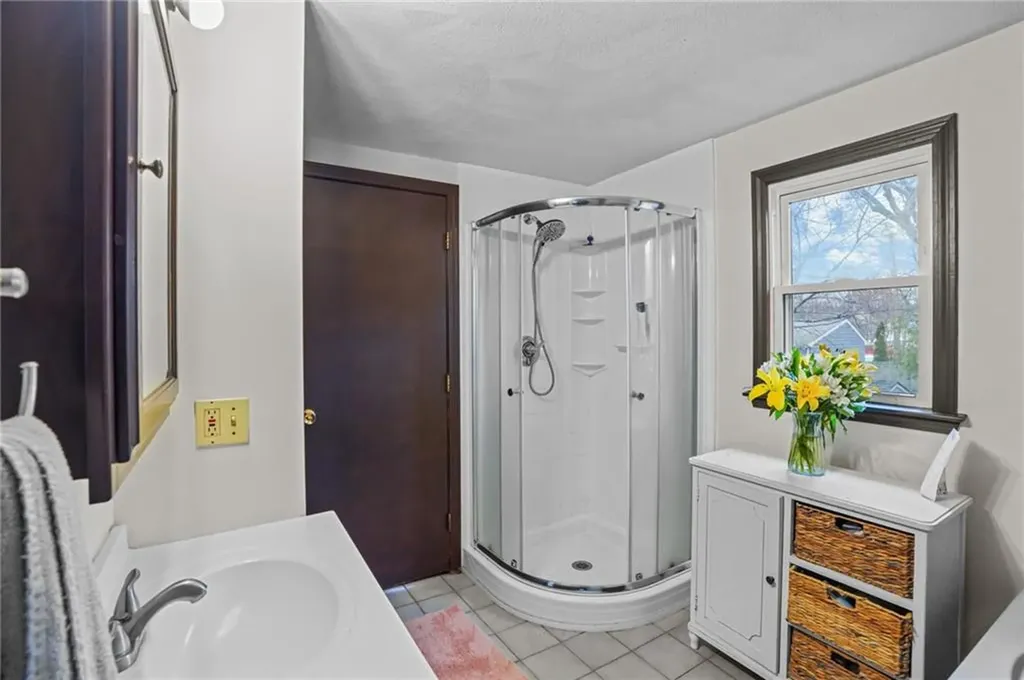 9 Rosedale Avenue Barrington RI 02806