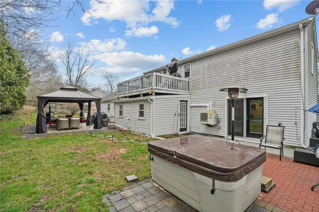 9 Rosedale Avenue Barrington RI 02806