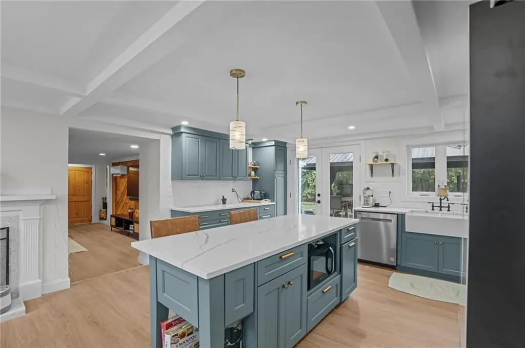 9 Rosedale Avenue Barrington RI 02806